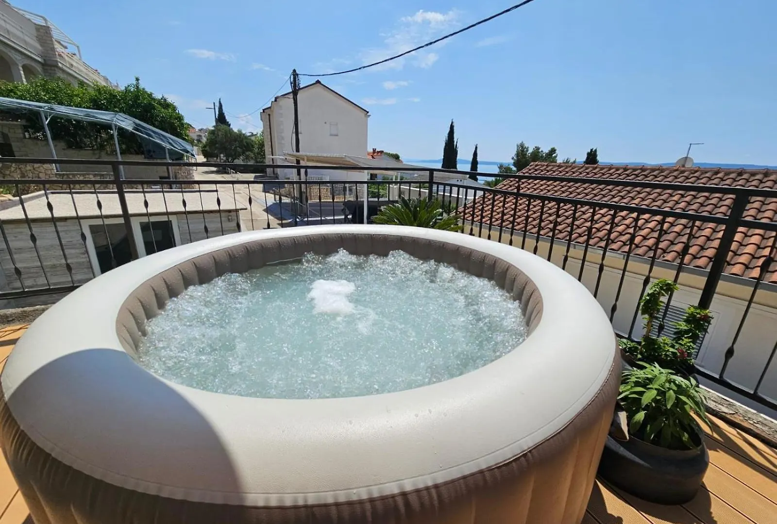 Paradiso Apartment With Private Jacuzzi And Terrace Trogir Croatia