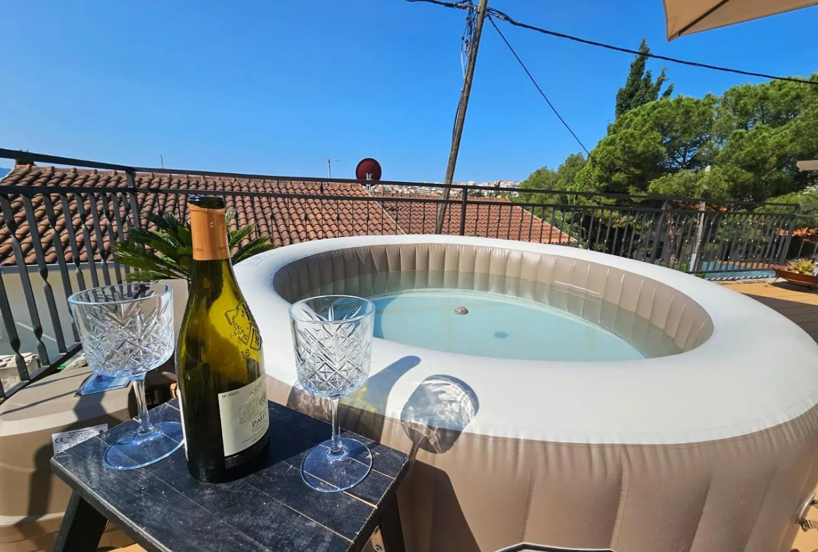 Paradiso Apartment With Private Jacuzzi And Terrace Trogir