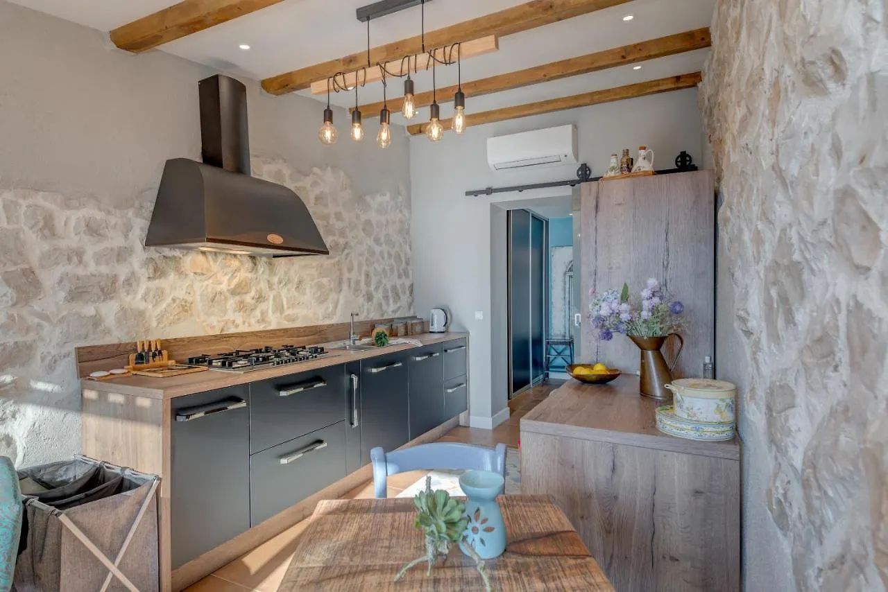 Paradiso Apartment With Private Jacuzzi And Terrace Trogir Croatia