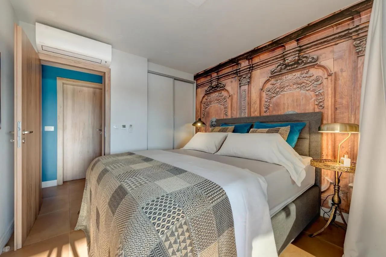 Paradiso Apartment With Private Jacuzzi And Terrace Trogir