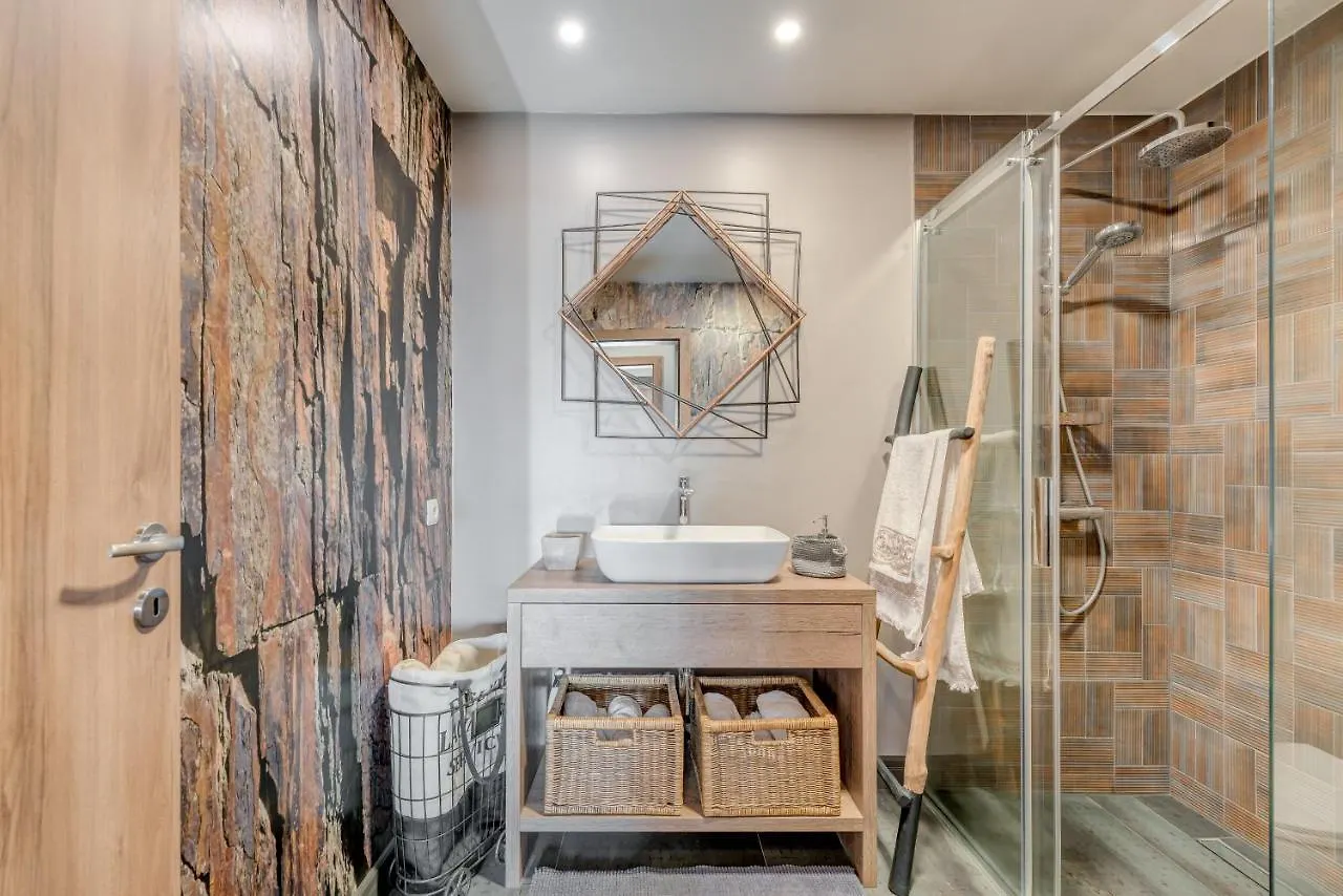 Paradiso Apartment With Private Jacuzzi And Terrace Trogir
