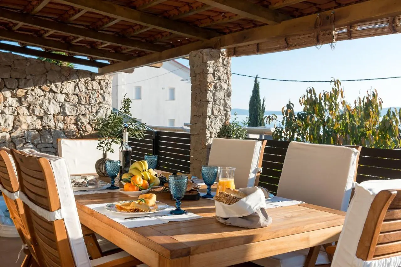 Paradiso Apartment With Private Jacuzzi And Terrace Trogir