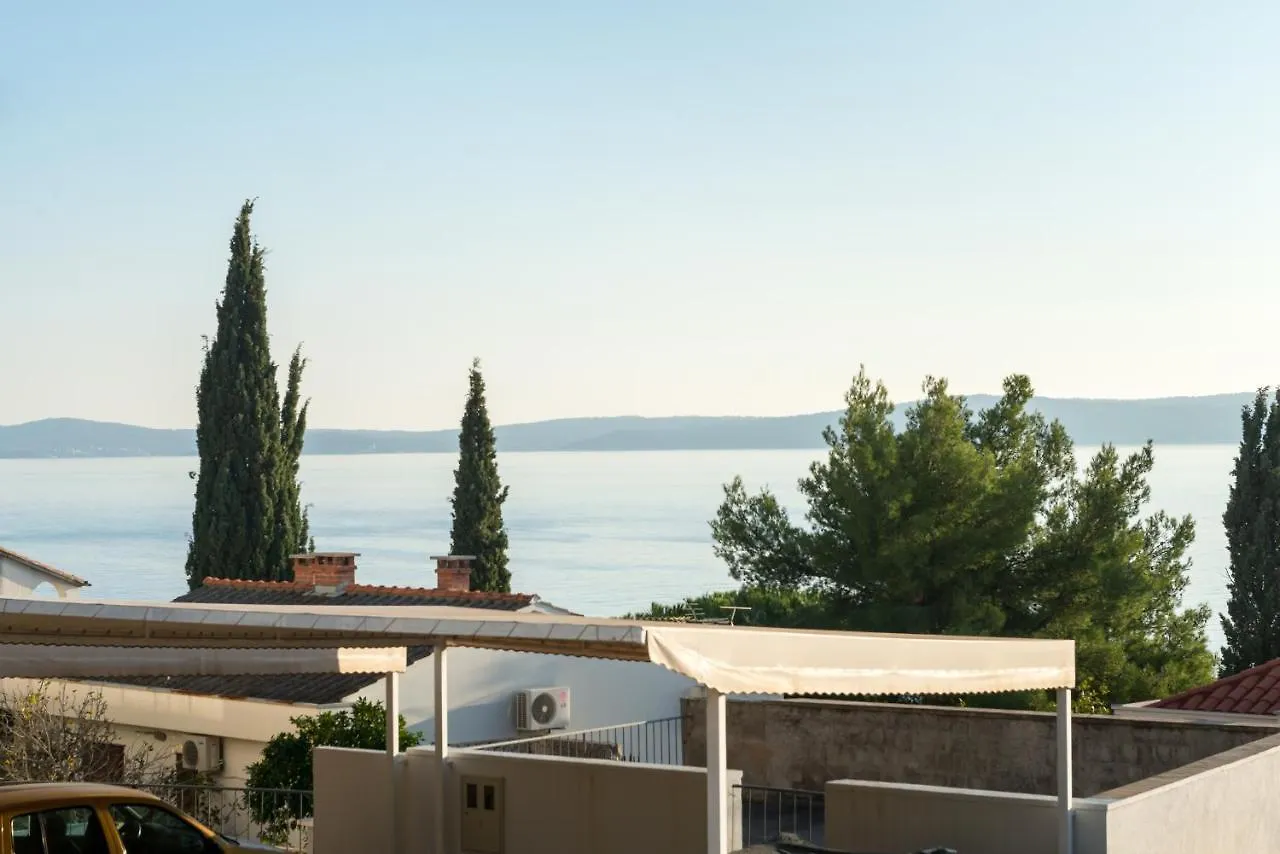 Paradiso Apartment With Private Jacuzzi And Terrace Trogir